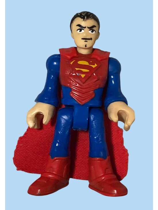 Imaginext Other - Imaginext DC Comics Superman Action Figure With Red Fabric Cape 3 Inches Tall
